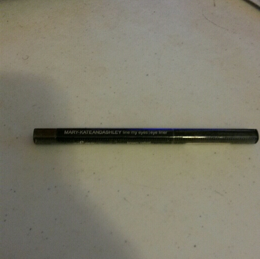 Eye liner